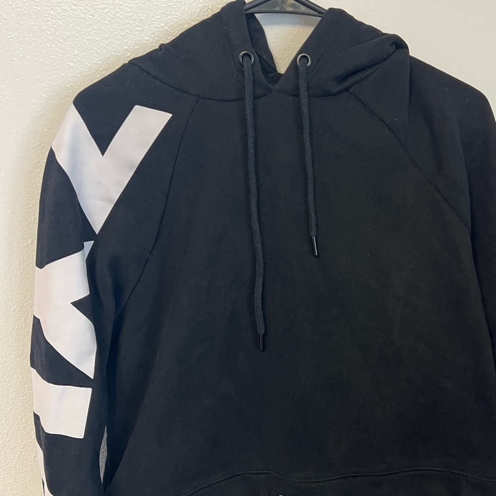 ZYIA Active Cropped Tie Hoodie - Picture 7 of 11